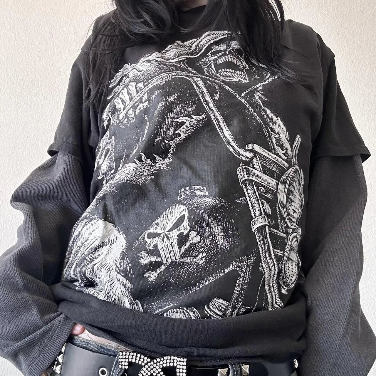 2000s Y2K Cyber Grunge Vintage T-shirt Graphic Print O Neck Long Sleeve Tee Women Slim Fit Crop Tops EGirl Skater Emo Streetwear