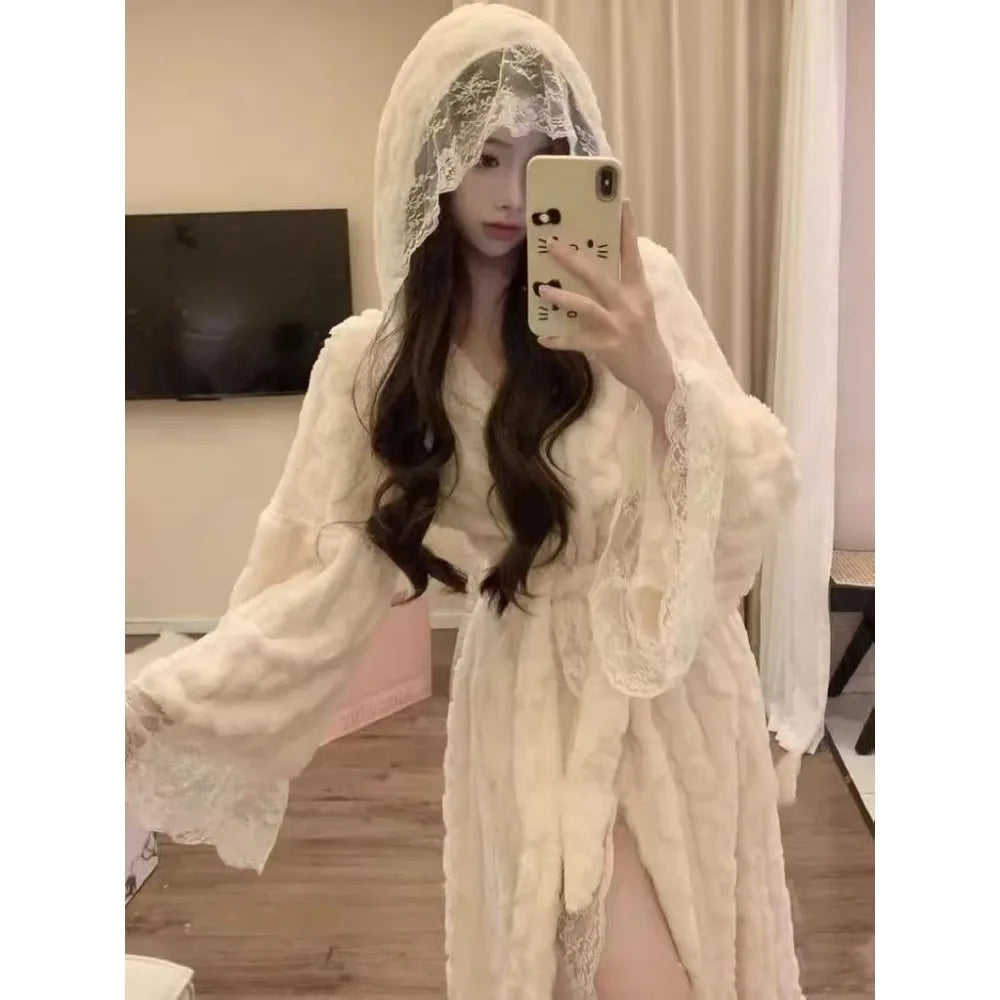 Women's Autumn and Winter Delicate Lace Edge Nightgown, Small Fragrant Pajamas, Piled and Thickened To Keep Warm Bath Robe Women