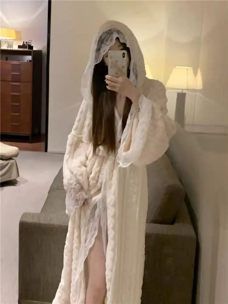 Women's Autumn and Winter Delicate Lace Edge Nightgown, Small Fragrant Pajamas, Piled and Thickened To Keep Warm Bath Robe Women