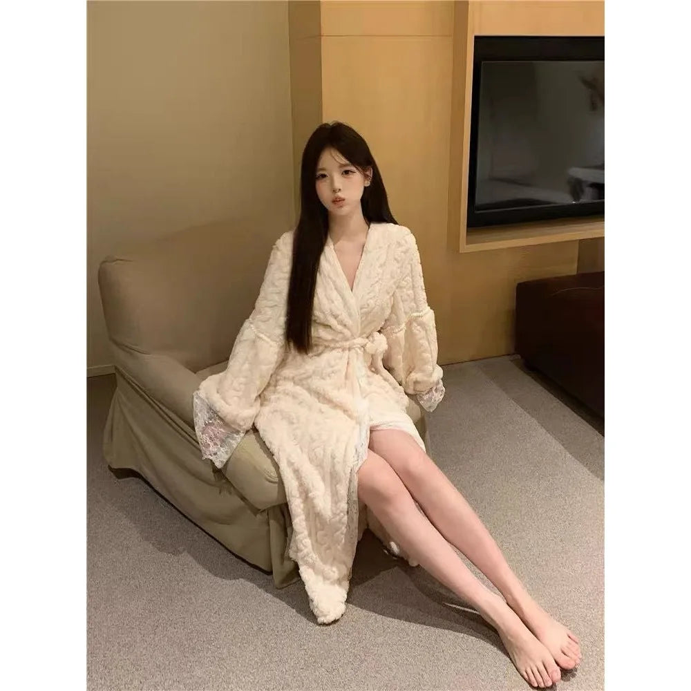 Women's Autumn and Winter Delicate Lace Edge Nightgown, Small Fragrant Pajamas, Piled and Thickened To Keep Warm Bath Robe Women