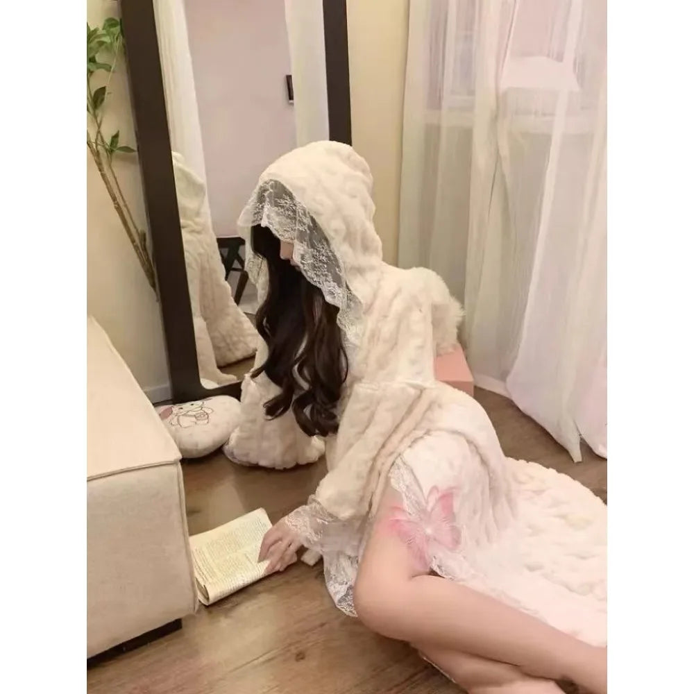 Women's Autumn and Winter Delicate Lace Edge Nightgown, Small Fragrant Pajamas, Piled and Thickened To Keep Warm Bath Robe Women