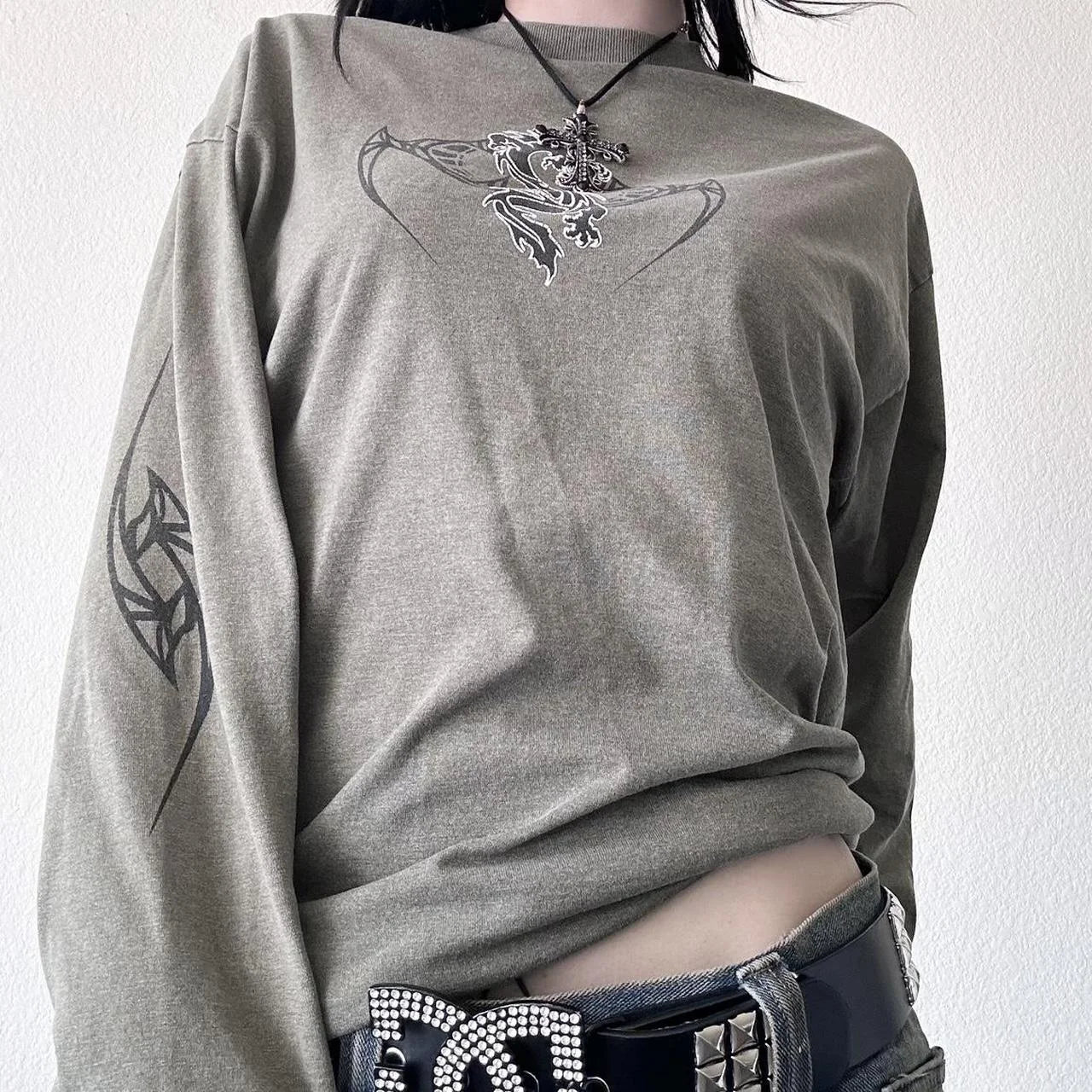 2000s Y2K Cyber Grunge Vintage T-shirt Graphic Print O Neck Long Sleeve Tee Women Slim Fit Crop Tops EGirl Skater Emo Streetwear